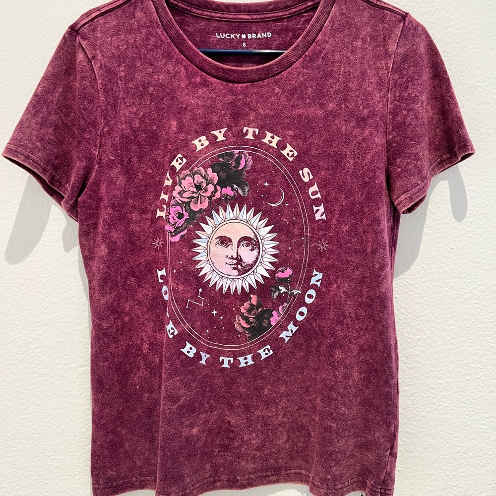 Women’s t-shirt 
Lucky Brand